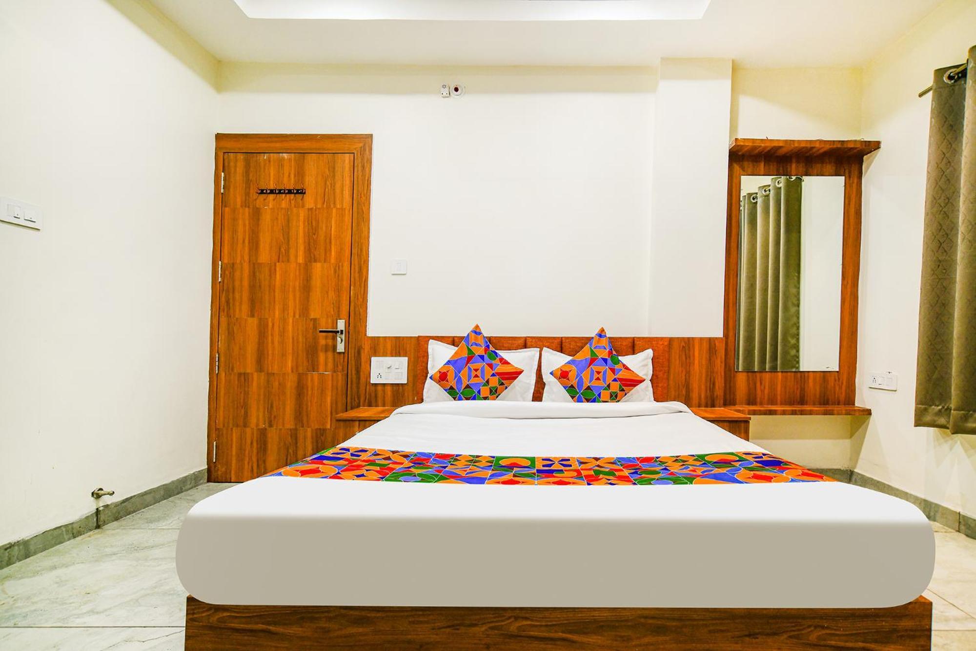 Fabhotel Shree Nakoda Paradise ウッジャイン エクステリア 写真